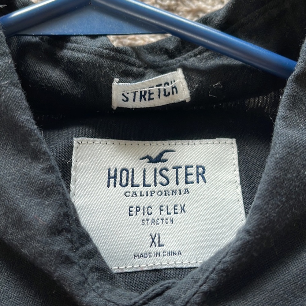 Hollister button down shirt - Picture 3 of 3